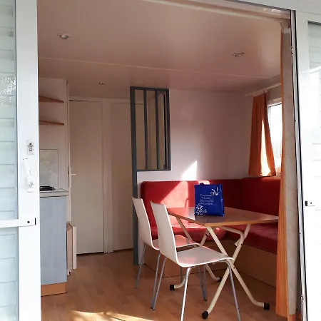 Camping Du Vieux Ch\u00e2teau 3*