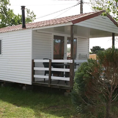 Camping Du Vieux Ch\u00e2teau Camping 3*