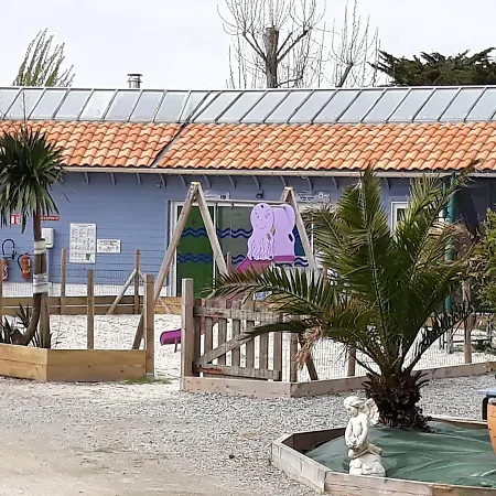 Camping Du Vieux Ch\u00e2teau Camping